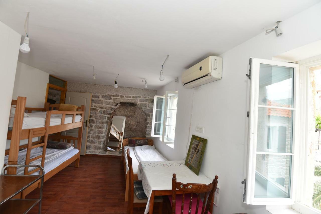 Hostel Michel Будва Экстерьер фото